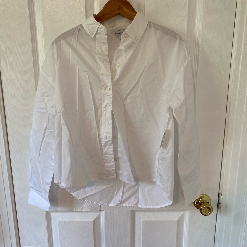 NWT Old Navy Classic White Button-Up Shirt